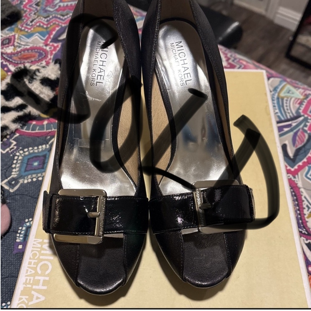 Elegant Black Leather Women's Shoes